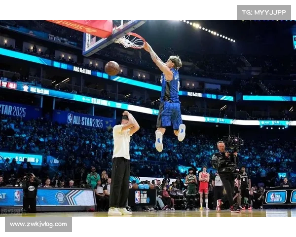 2011年NBA扣篮大赛回顾:创意与技巧并存的精彩瞬间 2011年NBA扣篮大赛回顾:创意与技巧并存的精彩瞬间